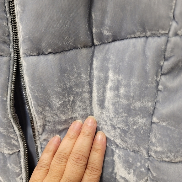 LOFT Velvet Puffer Vest - XS - Picture 3 of 7